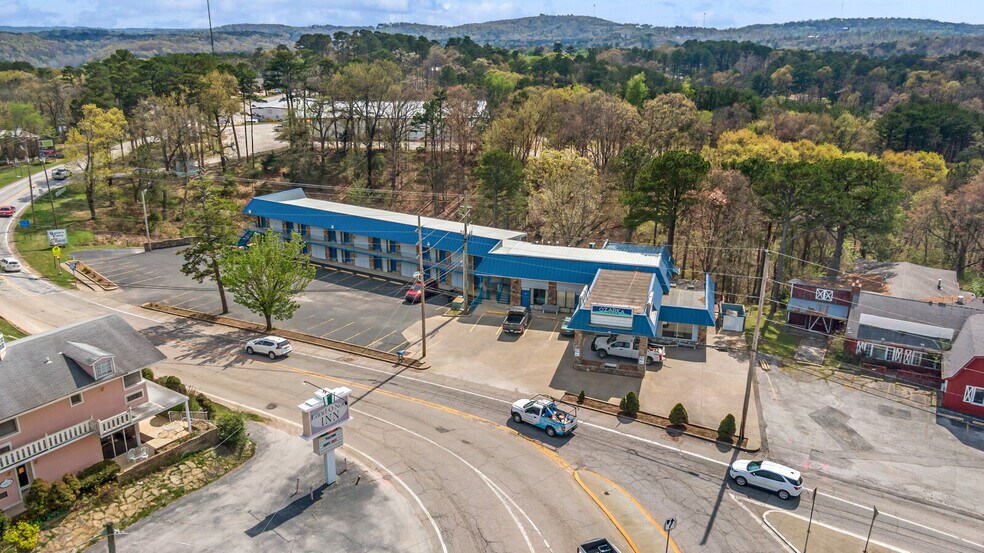 More Photos Of 110 Huntsville Rd, Eureka Springs Hotel For Sale