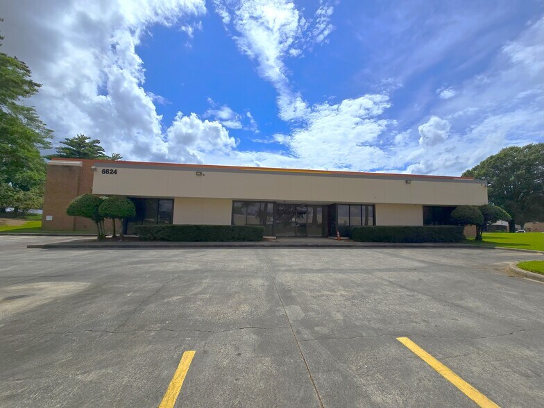 More Photos Of 6624 Jimmy Carter Blvd, Peachtree Corners Industrial For Sale