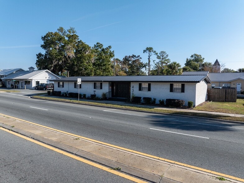 More Photos Of 439 SW Main Blvd, Lake City Office For Lease