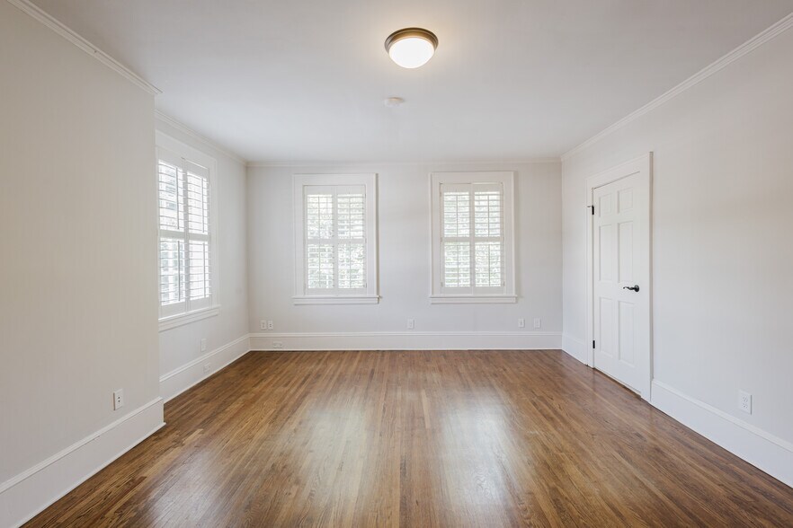 More Photos Of 1814 Euclid Ave, Charlotte Office For Lease