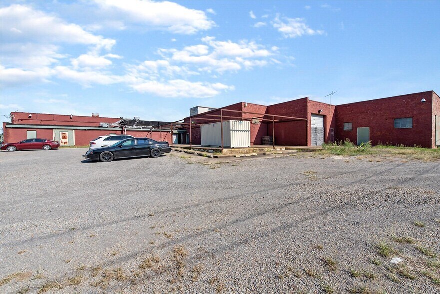 More Photos Of 1509 N Main St, Muskogee Freestanding For Sale