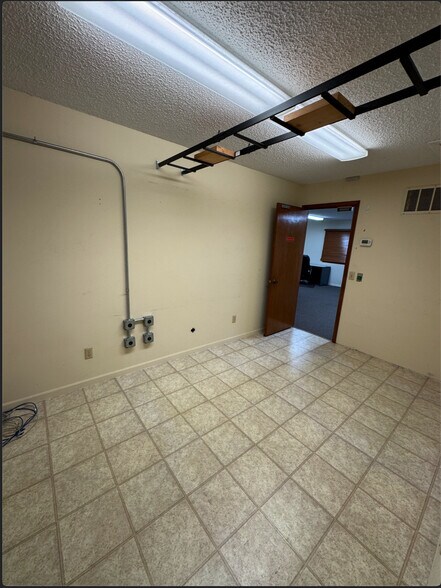 More Photos Of 112 E 10th St, Eudora Office For Sale