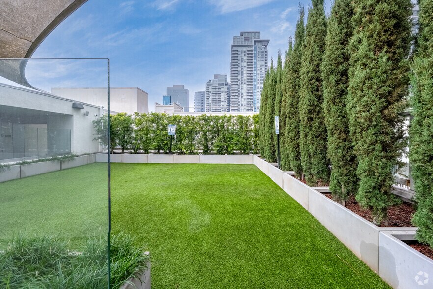 More Photos Of 1200 S Grand Ave, Los Angeles Apartments For Lease