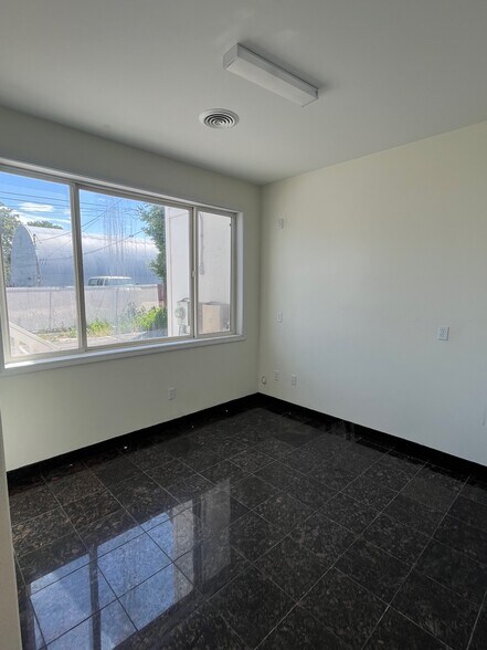 More Photos Of 1715 W Kennewick Ave, Kennewick Medical For Sale