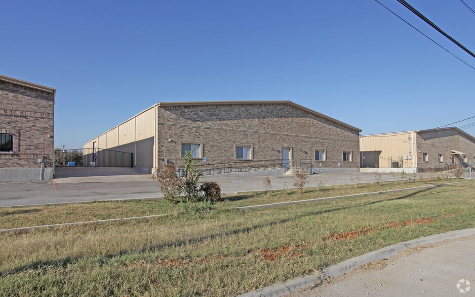 705 W Kennedale Pky, Kennedale, TX 76060 Industrial For Lease