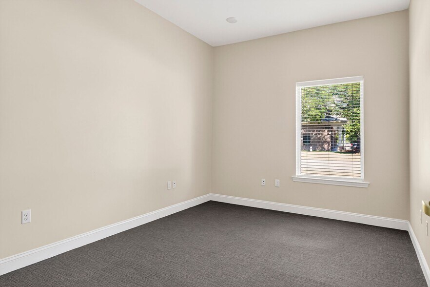 More Photos Of 122 Canal St, Pooler Medical For Lease