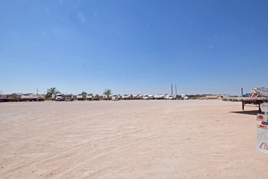 More Photos Of 2250 Dixie Blvd, Odessa Industrial For Sale