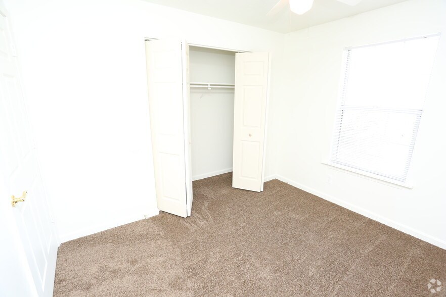 More Photos Of 3130 Saint Anthony Gardens Dr, Louisville Apartments For Sale