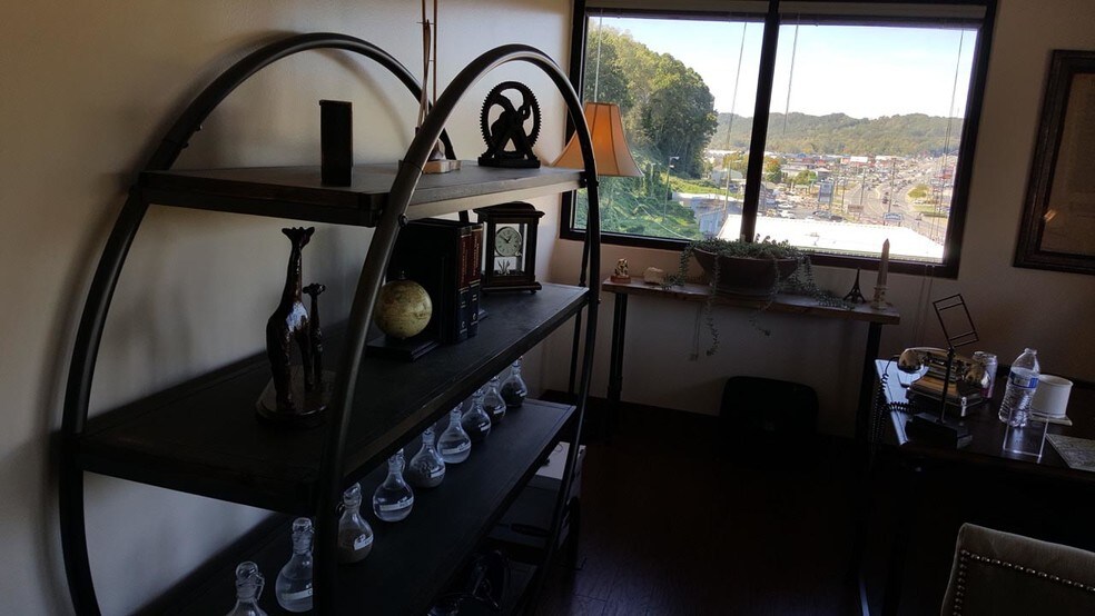 More Photos Of 6515 Clinton Hwy, Knoxville Office For Lease