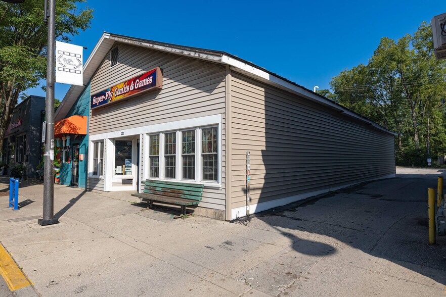 More Photos Of 136-138 Dayton St, Yellow Springs Storefront For Sale