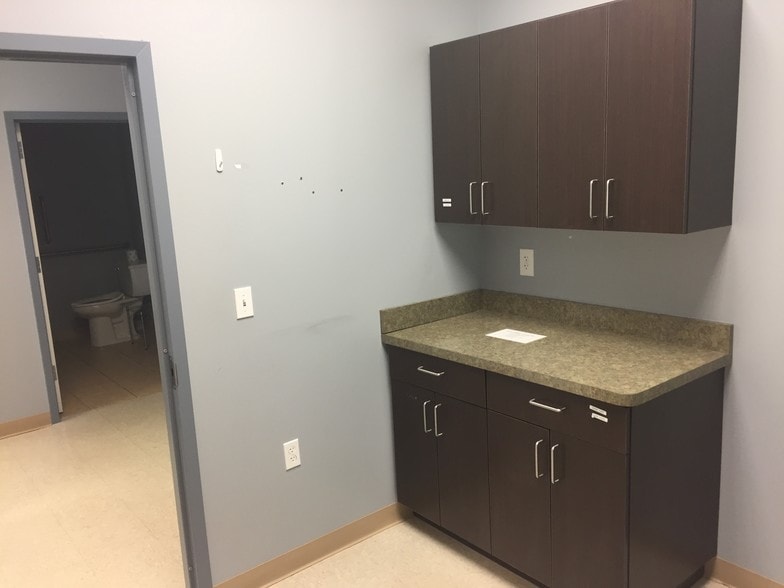 More Photos Of 160 Lanza Ave, Garfield Medical For Sale