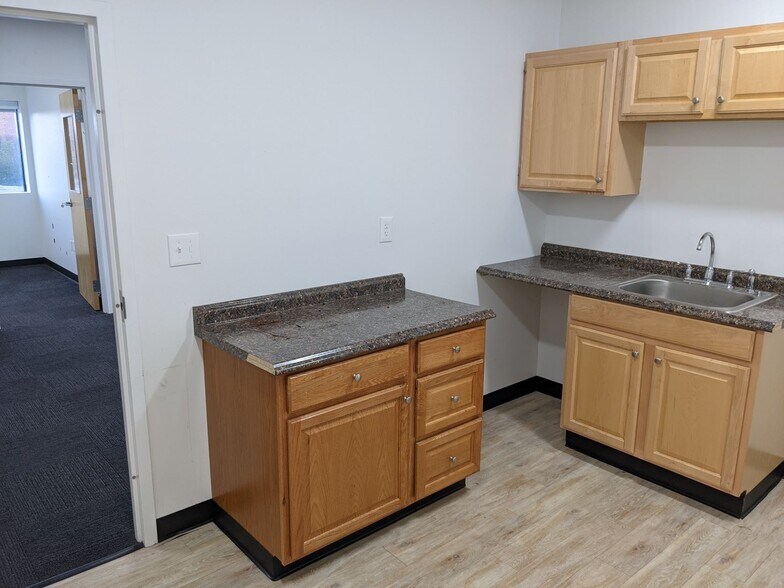 More Photos Of 185 Alewife Brook Pky, Cambridge Office For Lease