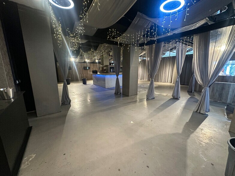 More Photos Of 511 9th Ave, New York Hotel For Lease