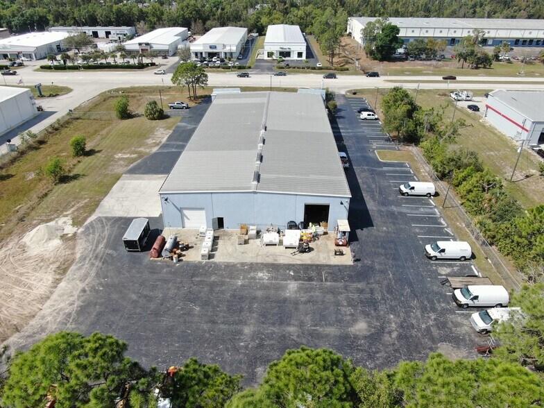 More Photos Of 12065 Metro Pky, Fort Myers Light Manufacturing For Lease