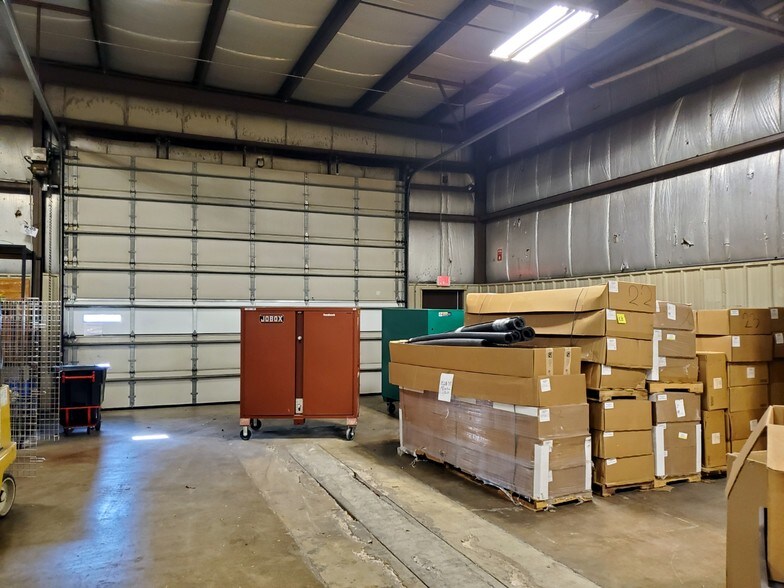 More Photos Of 255 Enterprise Dr, Lewis Center Warehouse For Lease