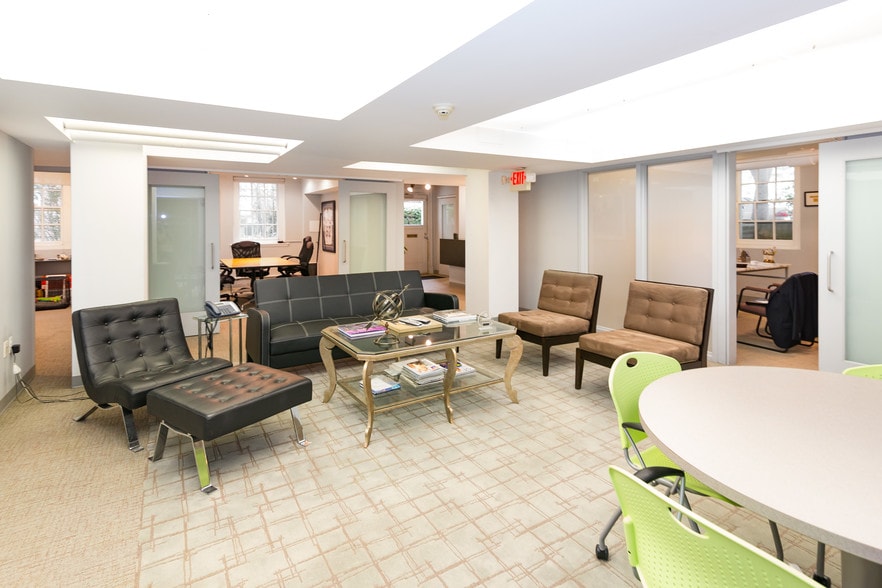 More Photos Of 3401 Greenway, Baltimore Apartments For Sale