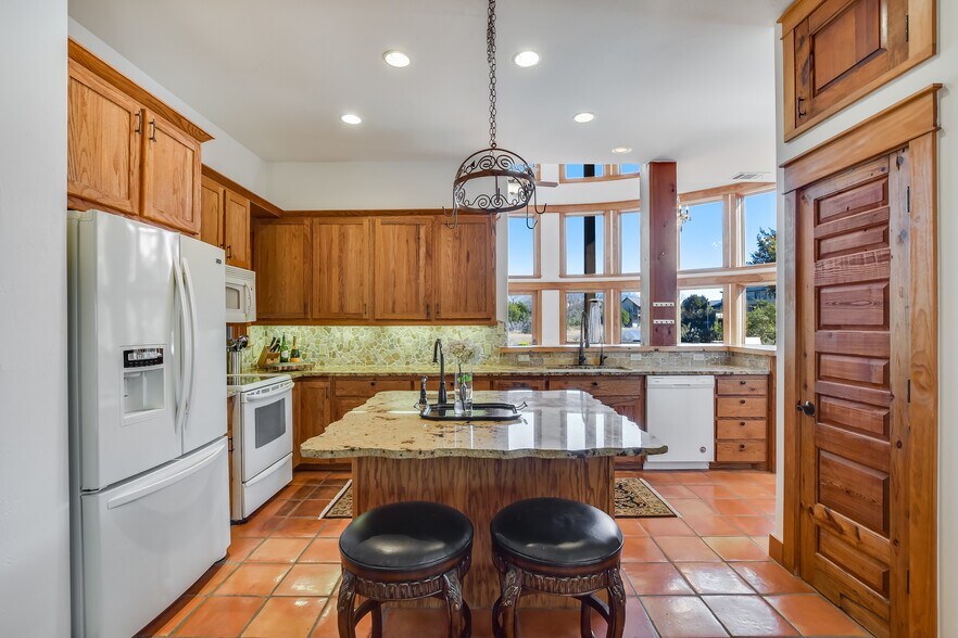 More Photos Of 610 Crystal Creek Dr, Austin Specialty For Sale