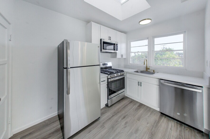 More Photos Of 1147 24th St, Santa Monica Apartments For Sale