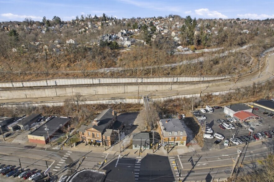 More Photos Of 2404 Saw Mill Run Blvd, Pittsburgh Storefront For Sale