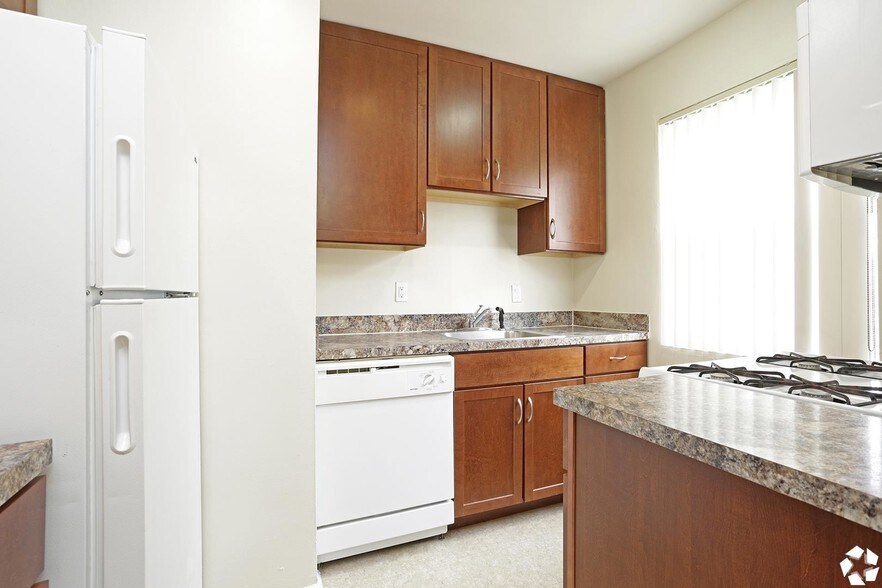 More Photos Of 3301 Chillum Rd, Mount Rainier Apartments For Sale