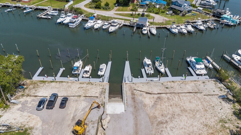 More Photos Of 101 Roanoke Ave, Morehead City Marina For Sale