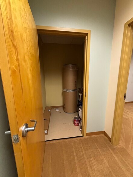 More Photos Of 10520 Ligon Mill Rd, Wake Forest Office For Lease