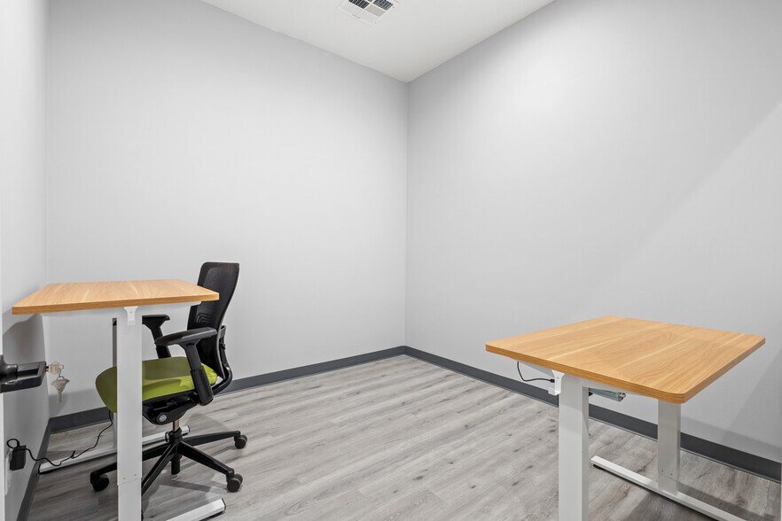 More Photos Of 800 N Plano Rd, Richardson Office For Sale