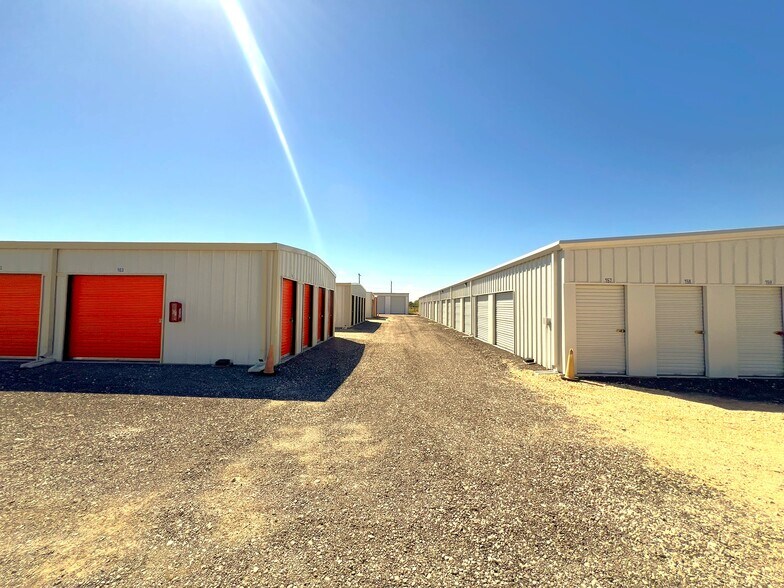 More Photos Of 8109 Us Highway 77, Sinton Self Storage For Sale