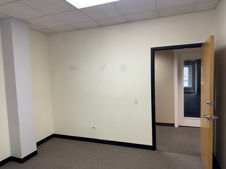 More Photos Of 10-14 W Burlington Ave, La Grange Storefront Retail Office For Lease