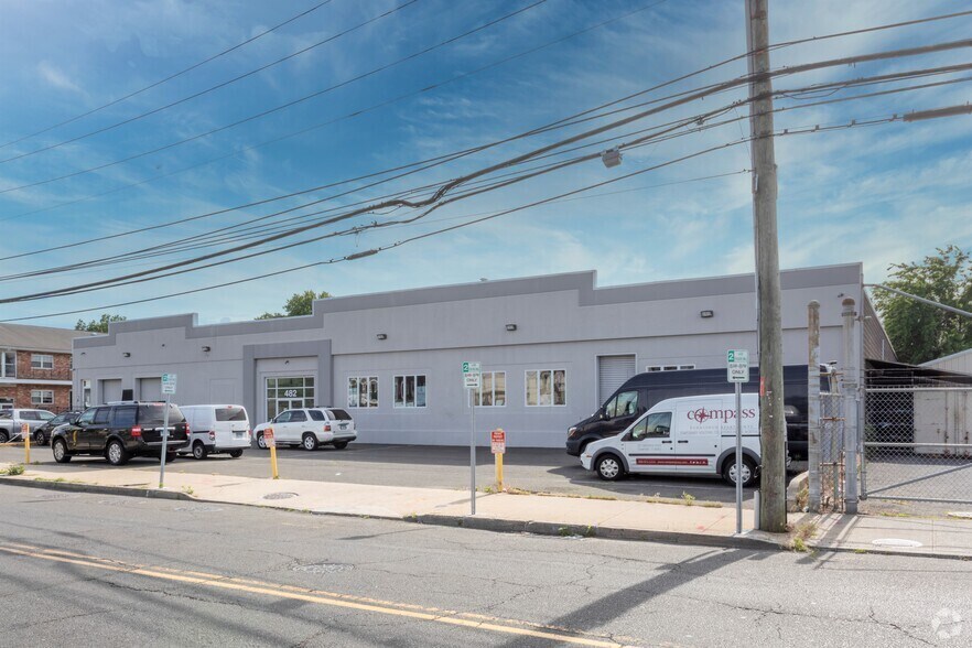 More Photos Of 482 Glenbrook Rd, Stamford Manufacturing For Lease