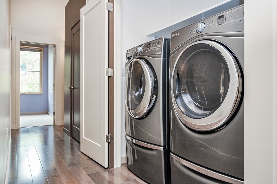 More Photos Of 223 Broadway Ave N, Rochester Office Residential For Sale