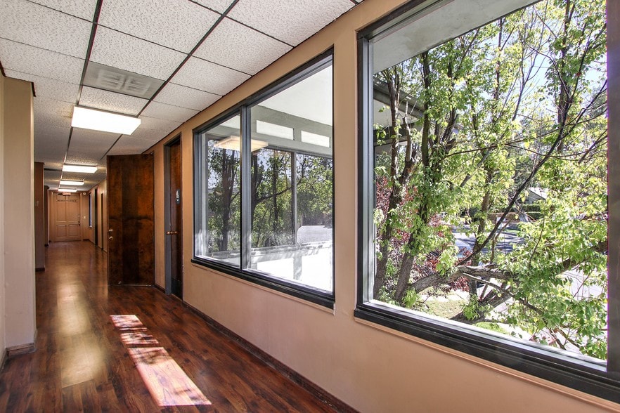 More Photos Of 23030 Lyons Ave, Santa Clarita Medical For Lease