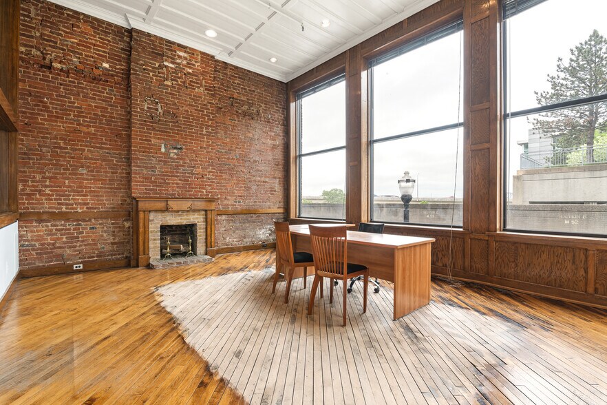 More Photos Of 623 W Main St, Louisville Office For Sale