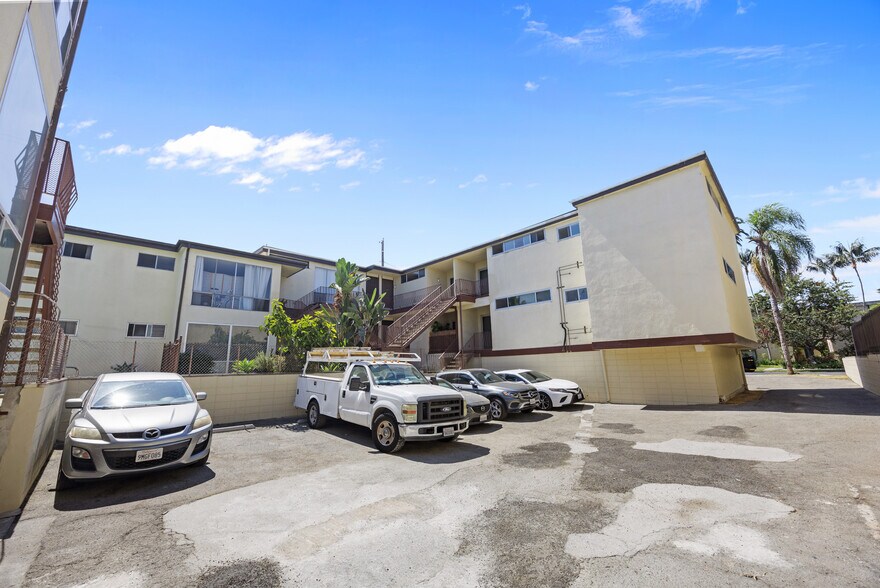 More Photos Of 3750 Midvale Ave, Los Angeles Apartments For Sale
