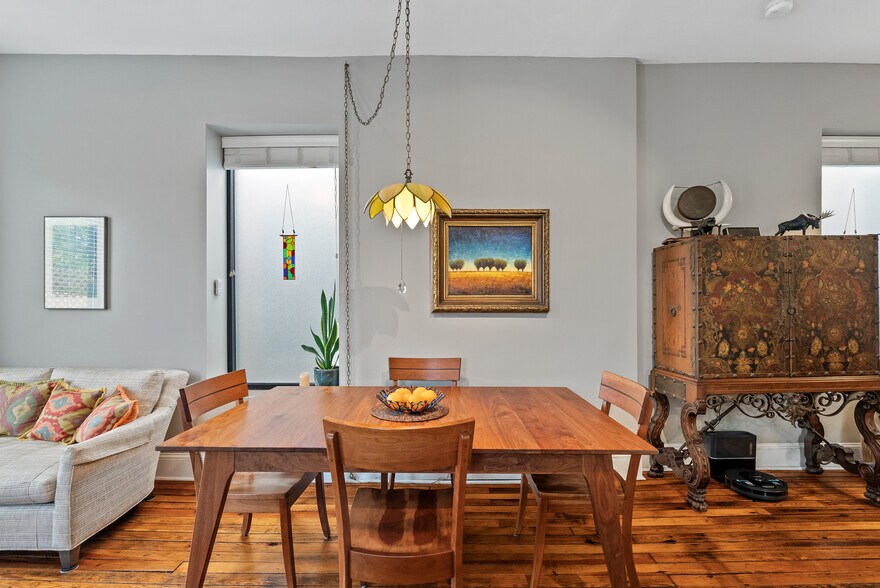 More Photos Of 215 W 3rd St, Farmville General Retail For Sale