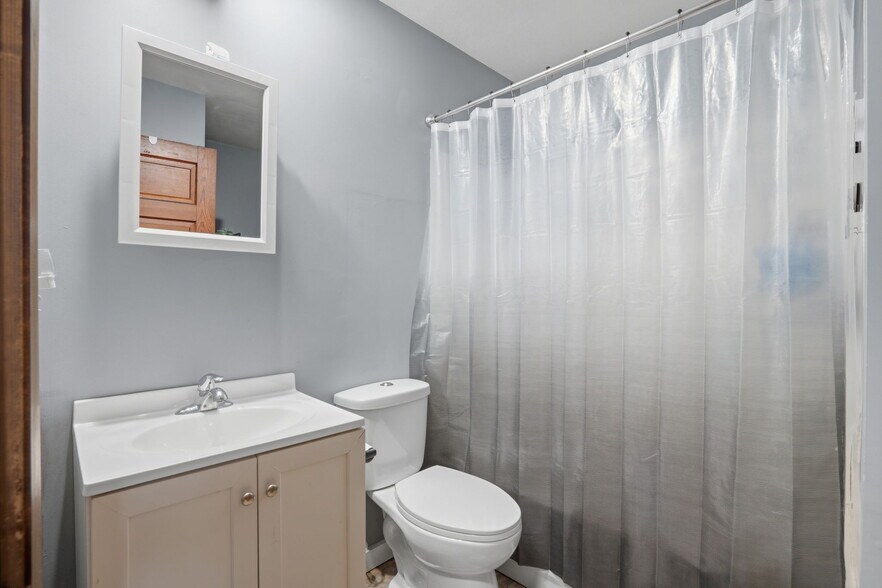 More Photos Of 1415 18th Ave, East Moline Multifamily For Sale