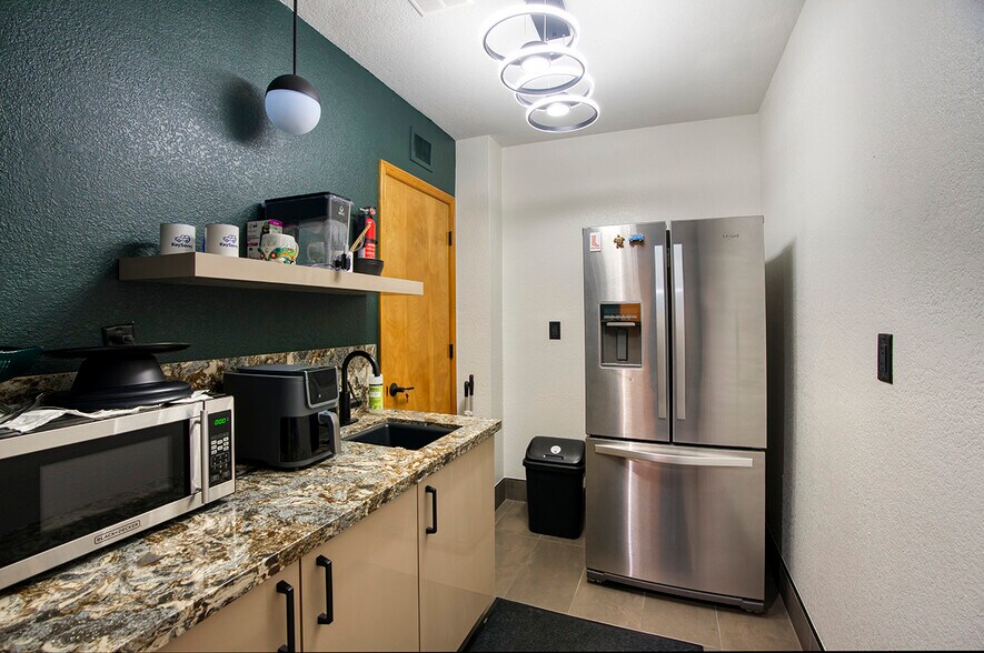 More Photos Of 606 N Stapley Dr, Mesa Office For Sale