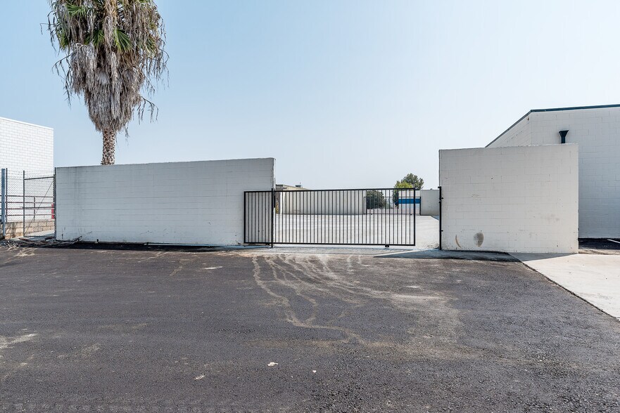 More Photos Of 8020 Ronson Rd, San Diego Warehouse For Lease