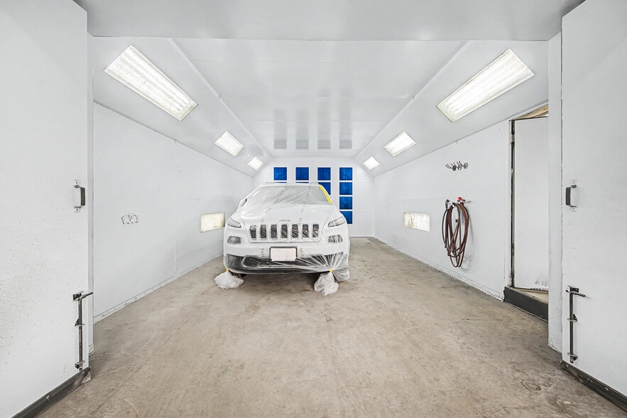 More Photos Of 298 Village St, Medway Warehouse For Sale