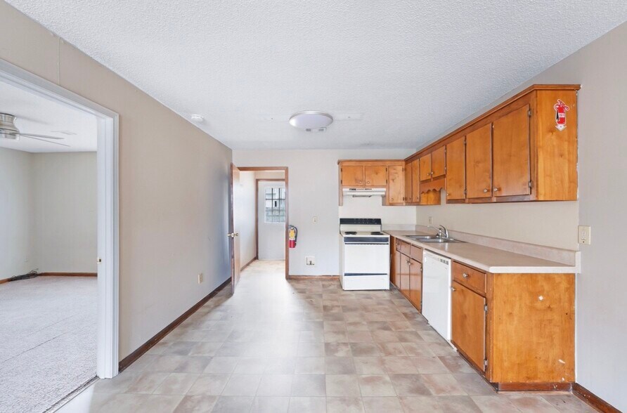 More Photos Of 124 Evergreen Trl, Cartersville Apartments For Sale