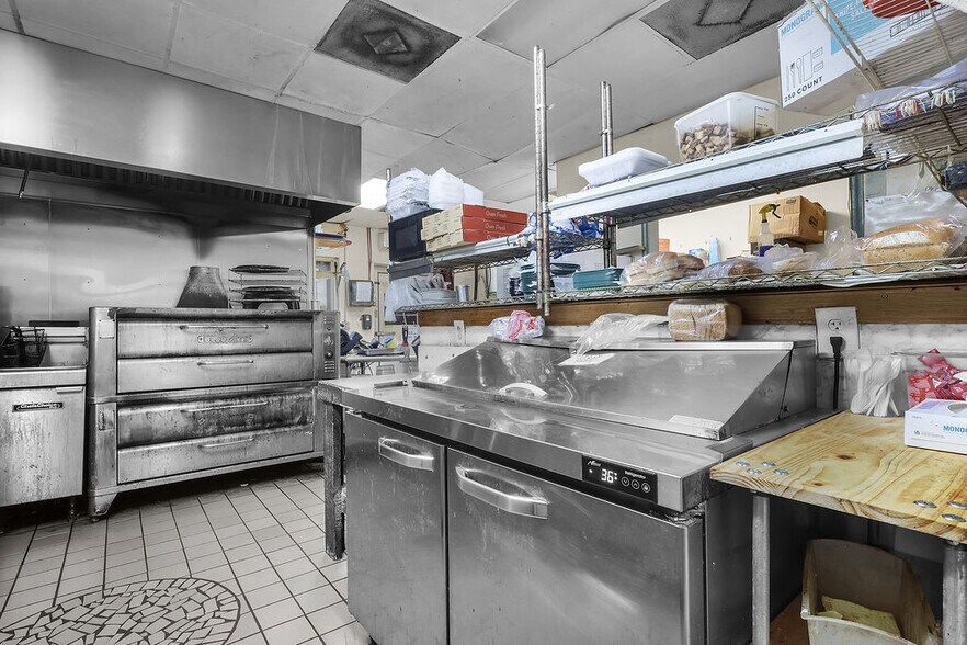 More Photos Of 40 Butler St, Midway Specialty For Sale