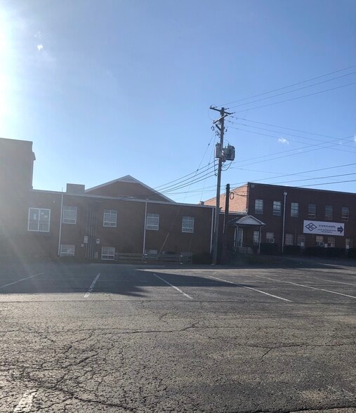 More Photos Of 401 W Poplar St, Elizabethtown Religious Facility For Sale