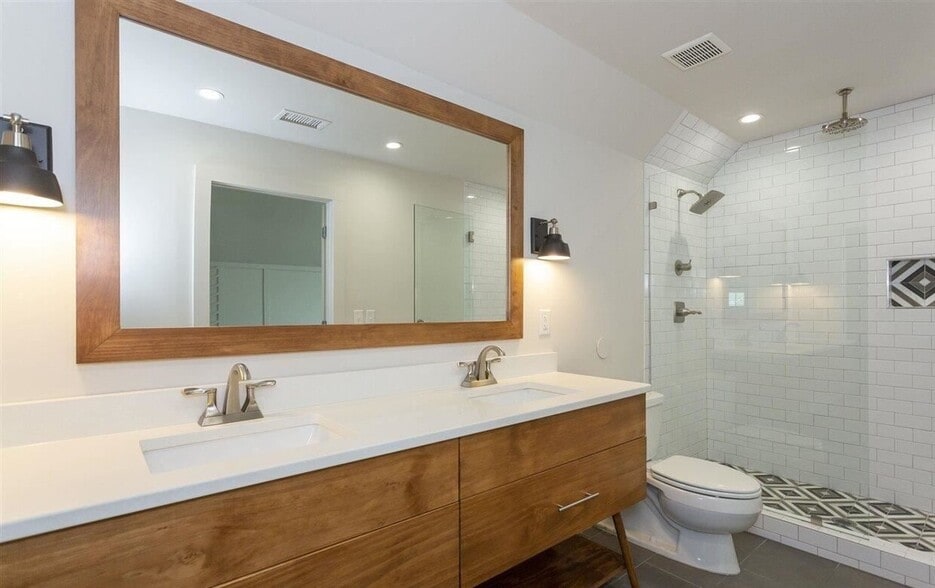 More Photos Of 911 Creekside Ct, Helena Storefront Retail Residential For Sale