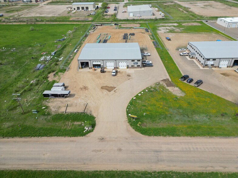 More Photos Of 509 Well St, Williston Warehouse For Lease