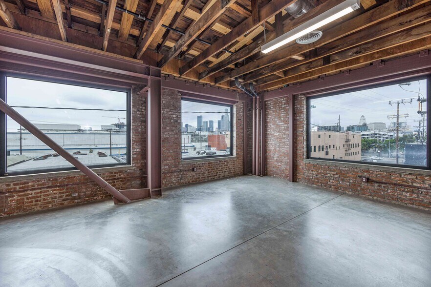 More Photos Of 440 Seaton St, Los Angeles Loft Creative Space For Sale