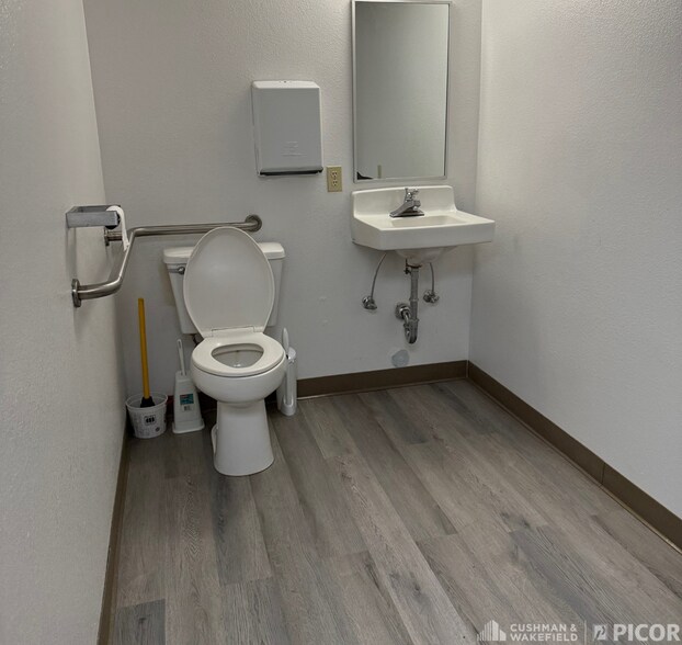 More Photos Of 6628 E Carondelet Dr, Tucson Medical For Sale