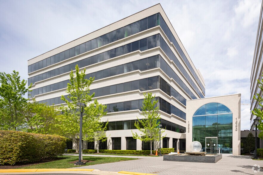 More Photos Of 1595 Spring Hill Rd, Vienna Unknown For Lease