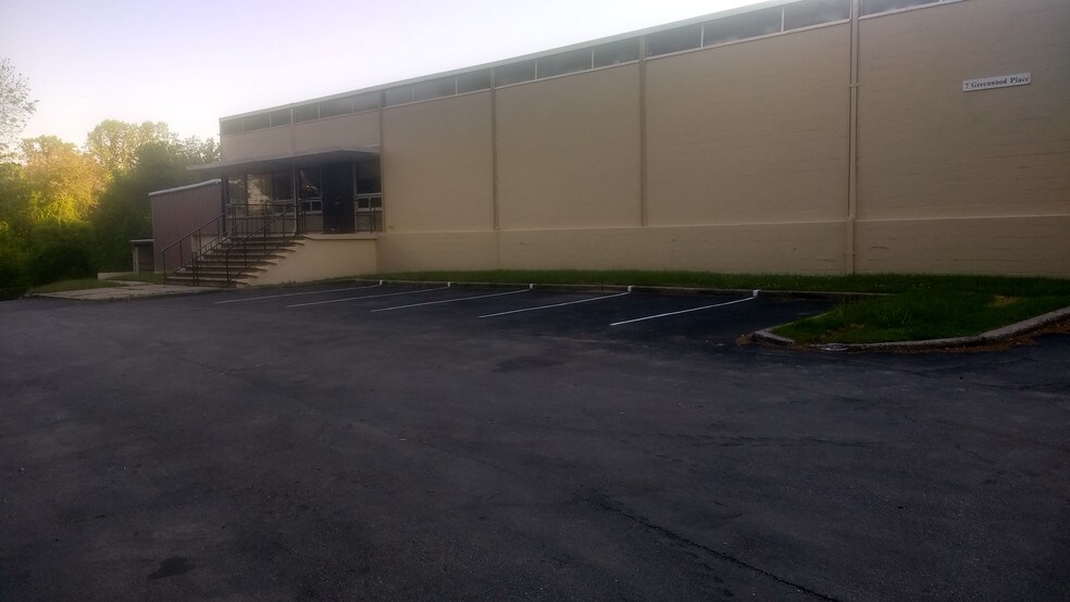 More Photos Of 7 Greenwood Pl, Pikesville Warehouse For Sale