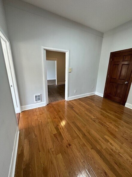 More Photos Of 396-398 North Ave, New Rochelle Storefront Retail Office For Lease