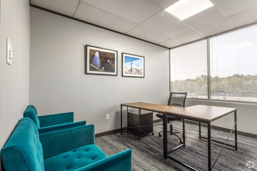 More Photos Of 8866 Gulf Fwy, Houston Unknown For Lease